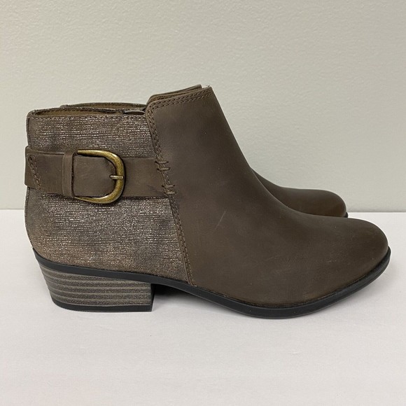 Clarks Collection Addiy Kara Olive Brown Ankle Boots Size 7 Leather Low Heel NEW - Picture 4 of 9